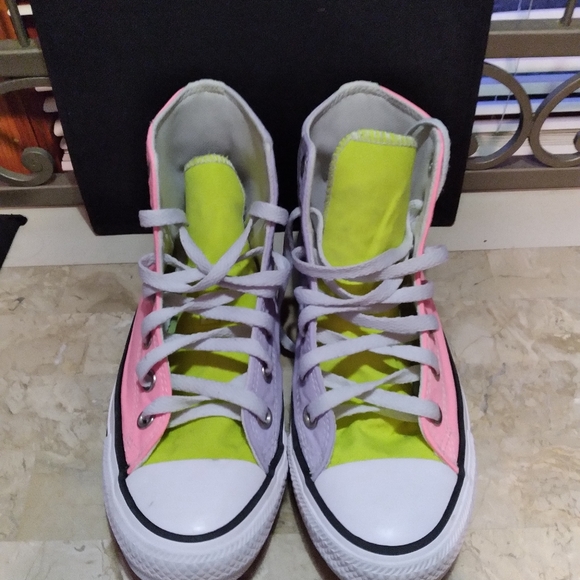 Converse Chuck taylor 'Electric Blush' 169105F Size Men’s4.5 Women 6.5 - Picture 2 of 4